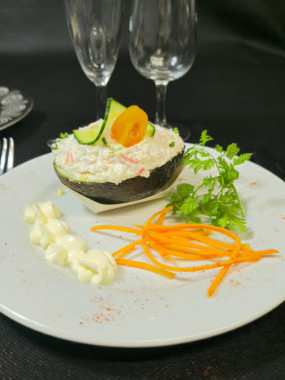 Avocat au surimi de crabe et crabe