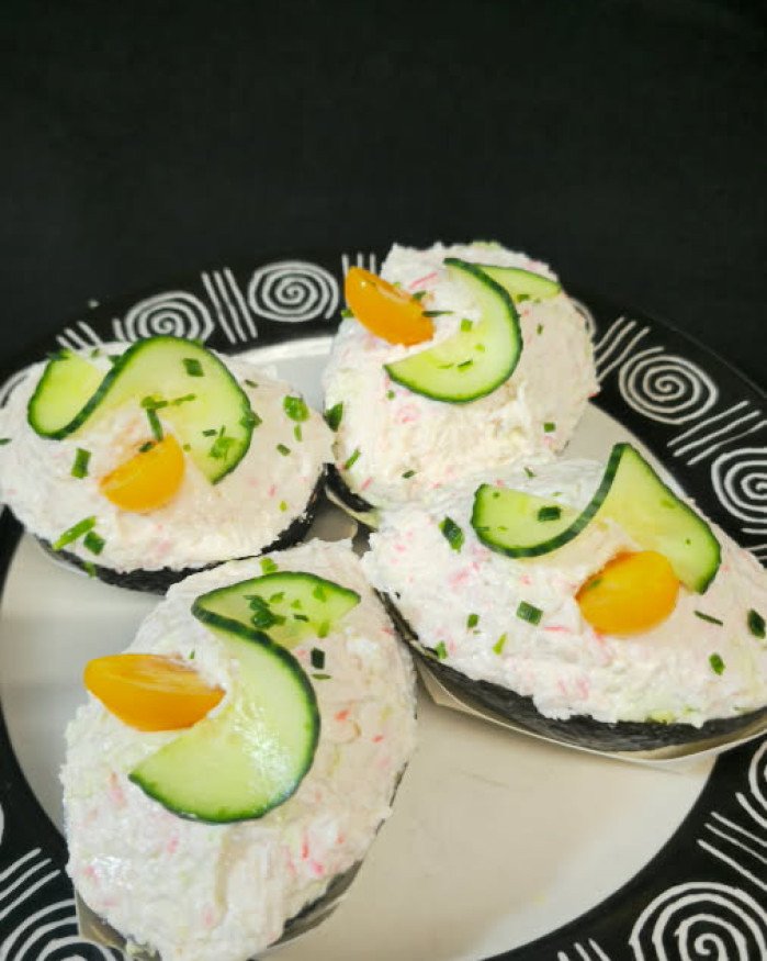 Avocat au surimi de crabe et crabe